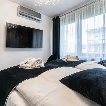 Serenada W Centrum Apartzakop * זקופאנה